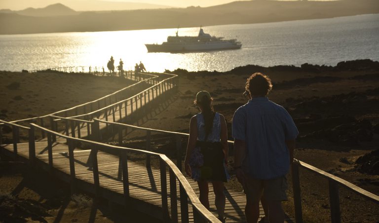 tour bartolome galapagos